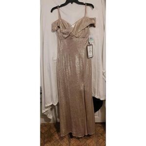 Dress‎